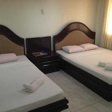 Queen\'S Beach Resort Manoc-Manoc 外观 照片