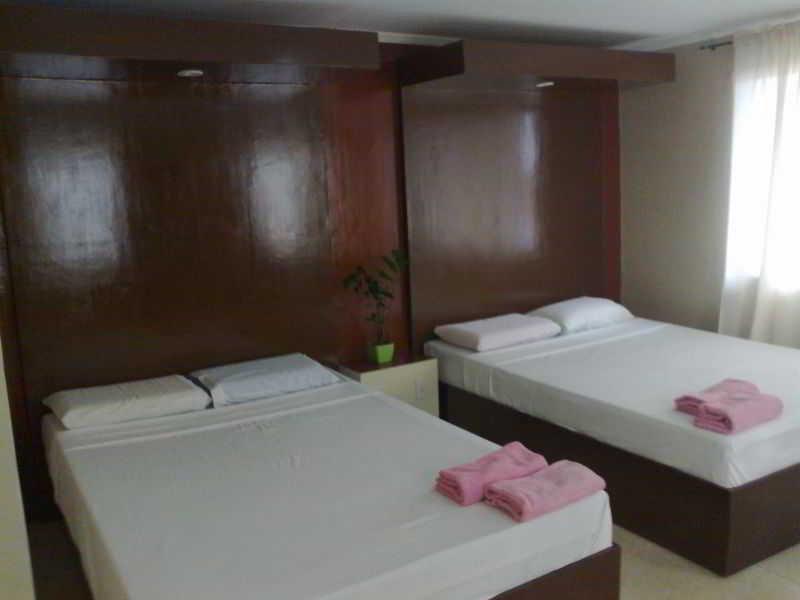 Queen\'S Beach Resort Manoc-Manoc 外观 照片