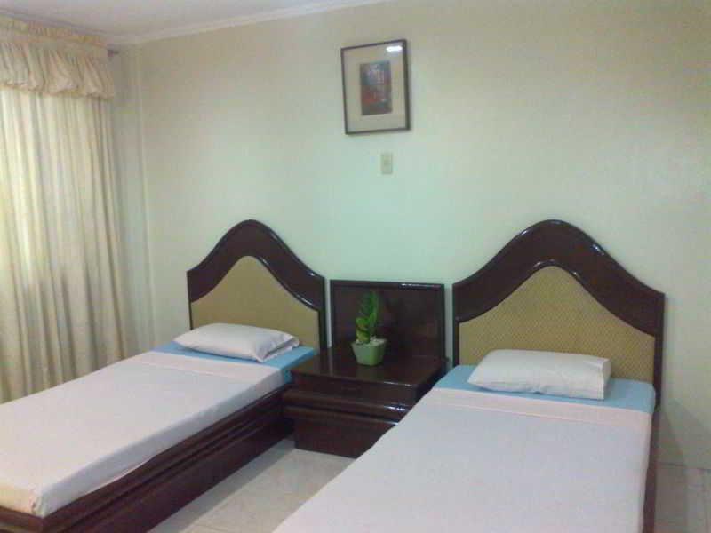 Queen\'S Beach Resort Manoc-Manoc 外观 照片