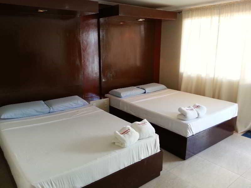 Queen\'S Beach Resort Manoc-Manoc 外观 照片