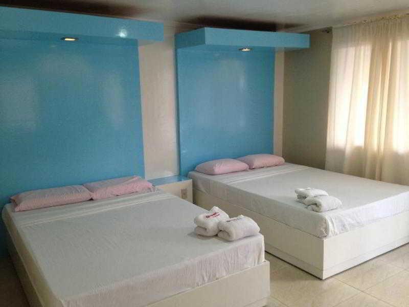 Queen\'S Beach Resort Manoc-Manoc 外观 照片