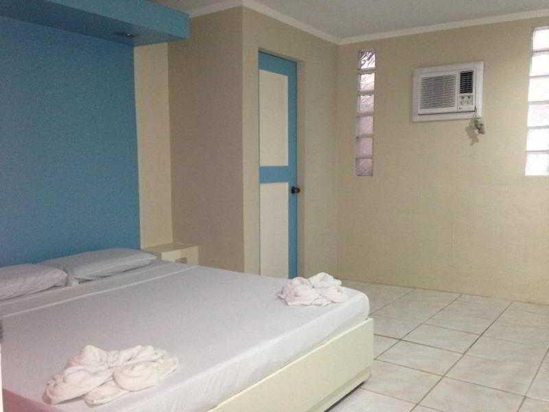 Queen\'S Beach Resort Manoc-Manoc 外观 照片