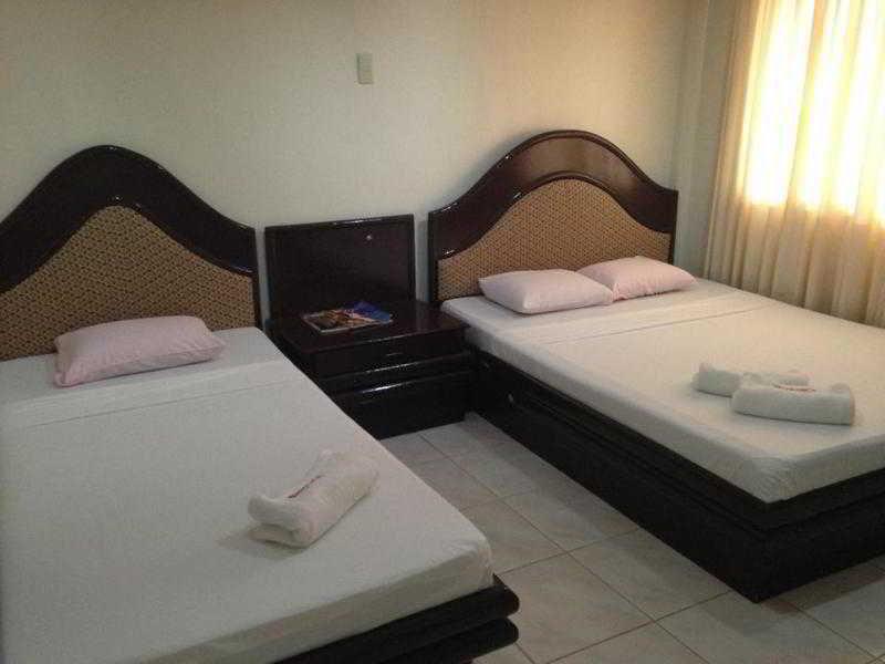 Queen\'S Beach Resort Manoc-Manoc 外观 照片