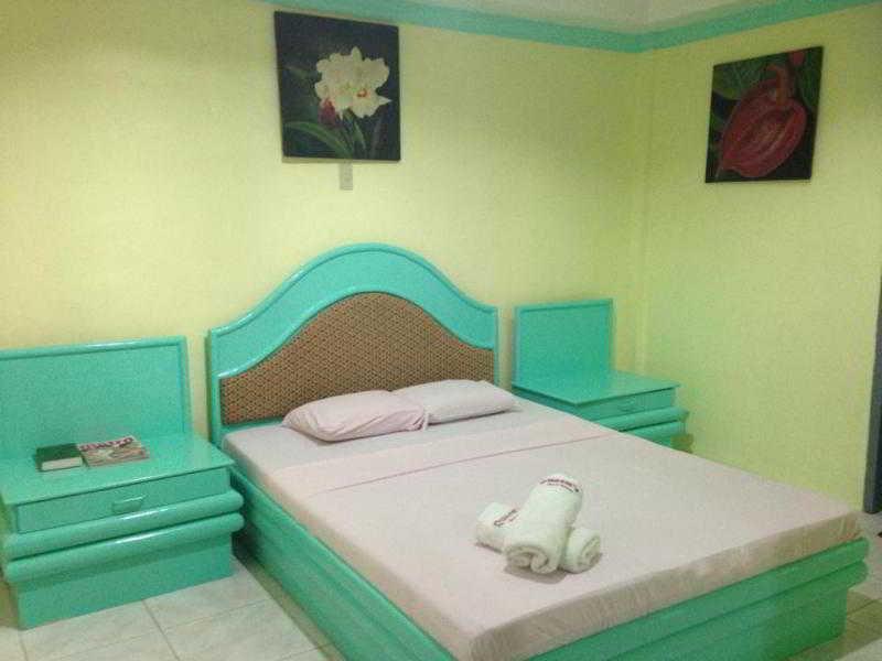Queen\'S Beach Resort Manoc-Manoc 外观 照片