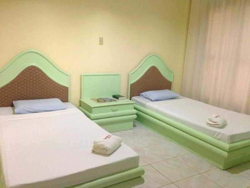 Queen\'S Beach Resort Manoc-Manoc 外观 照片
